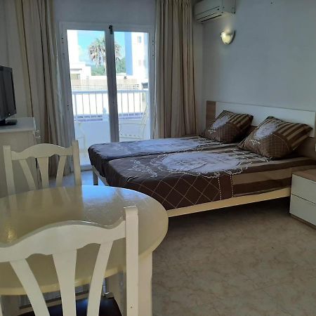 Apartamentos Torres Cardona Cala Llonga  Exterior photo