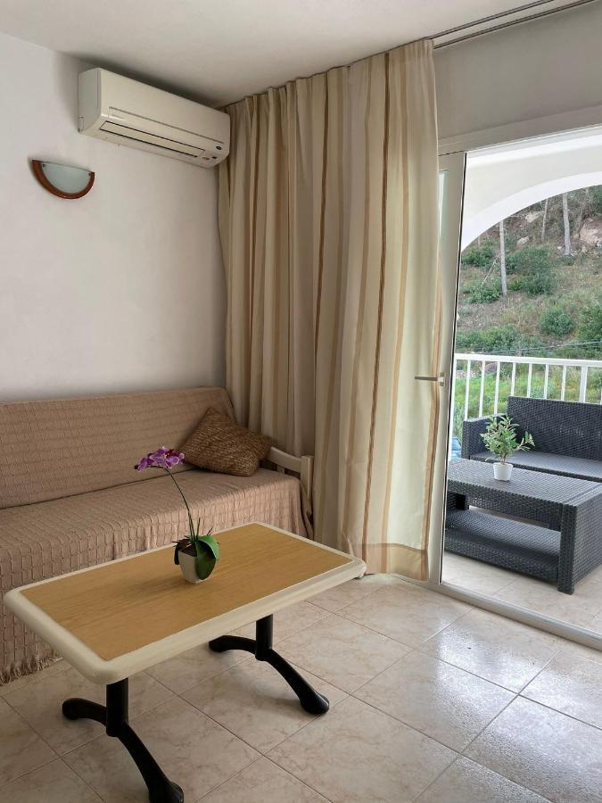 Apartamentos Torres Cardona Cala Llonga  Exterior photo