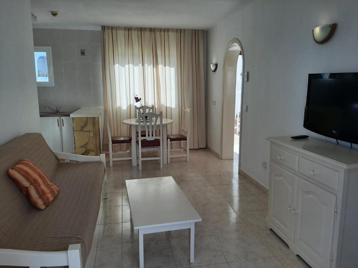 Apartamentos Torres Cardona Cala Llonga  Exterior photo