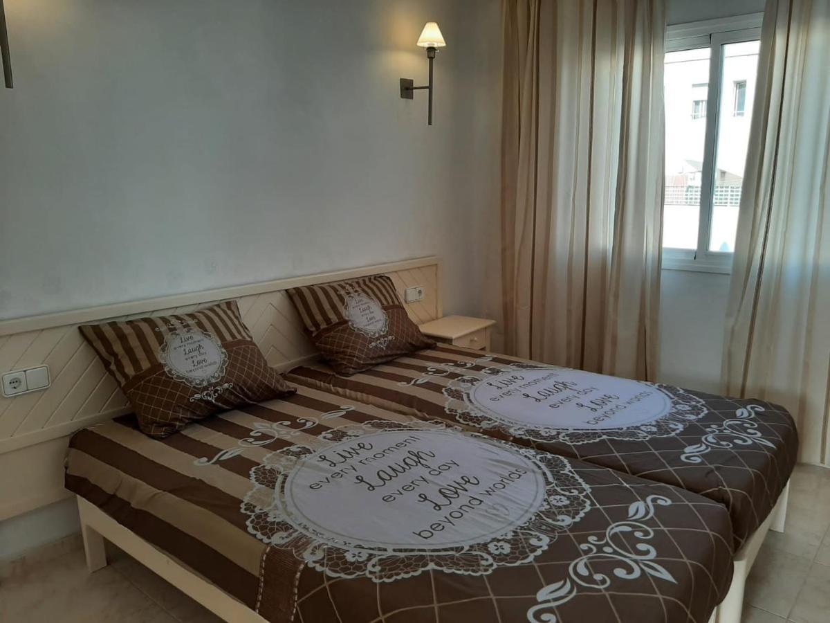 Apartamentos Torres Cardona Cala Llonga  Exterior photo